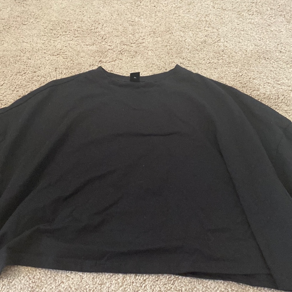 Black oversized crop top